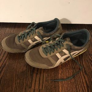 Camo ASICS Onitsuka Tigers size 10.5 neon bottom